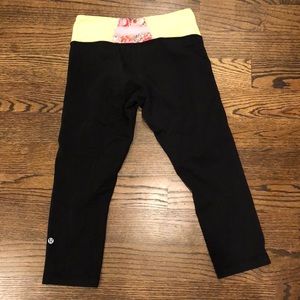 Reversible cropped leggings